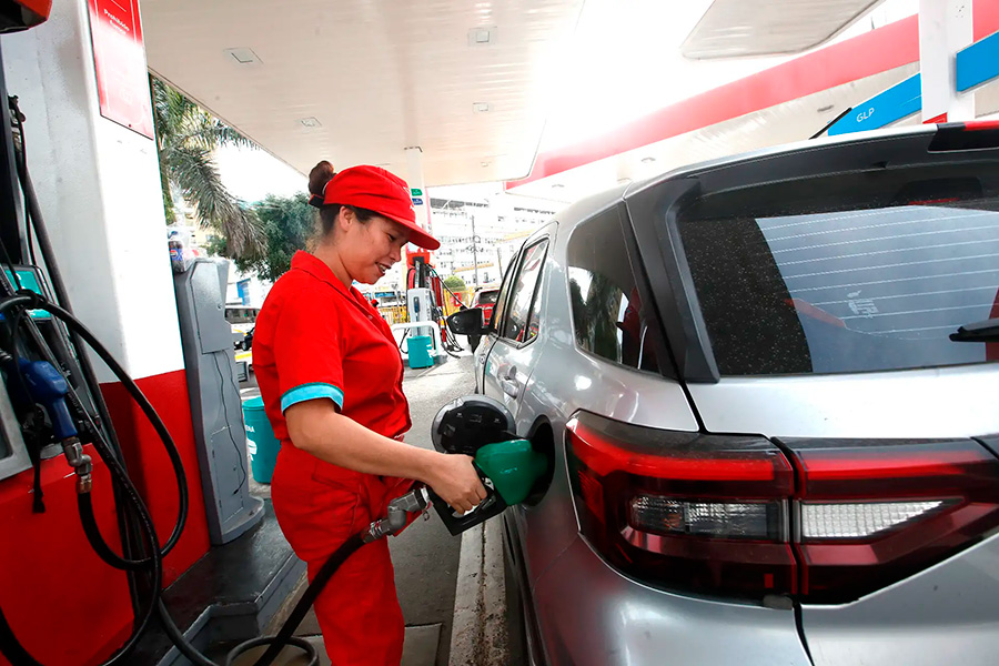 MEF propone Fondo de Estabilización Fiscal para frenar alza de combustibles
